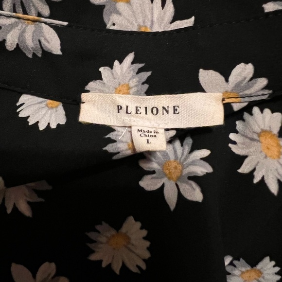 Daisy Print Blouse - Picture 3 of 3